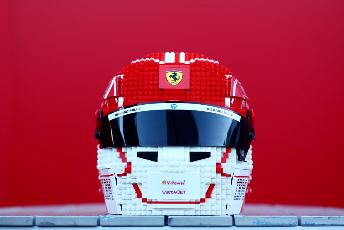 LEGO Ferrari Helmets paddock assets 5 1200x802