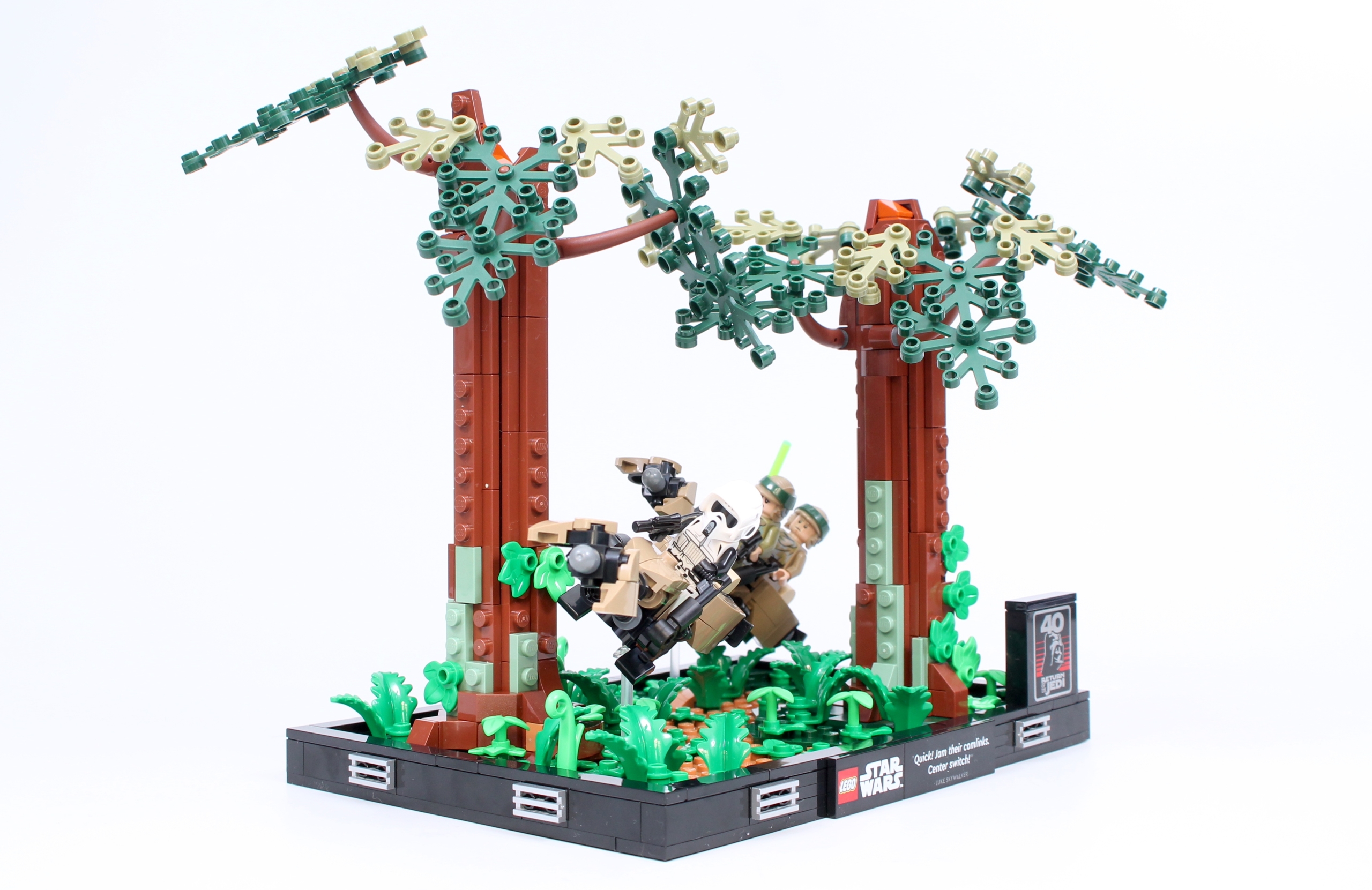 LEGO Star Wars 75353 Endor Speeder Chase Diorama review 18 scaled