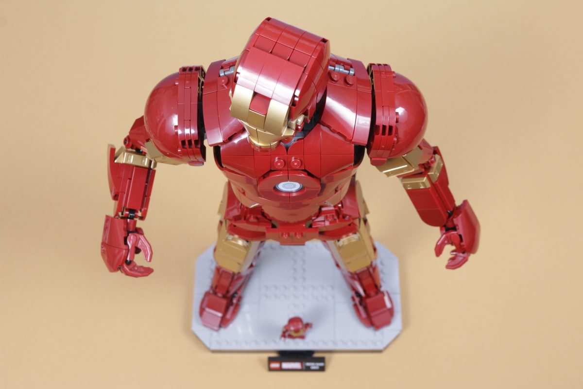 LEGO Marvel 76344 Iron Man Mark 3 Collectors Edition review 69 1200x800