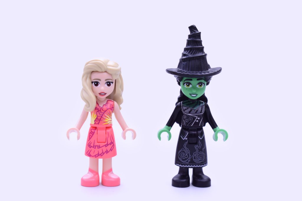 LEGO Wicked 75683 Glinda Elphabas Dormitory review 08 1 1024x683
