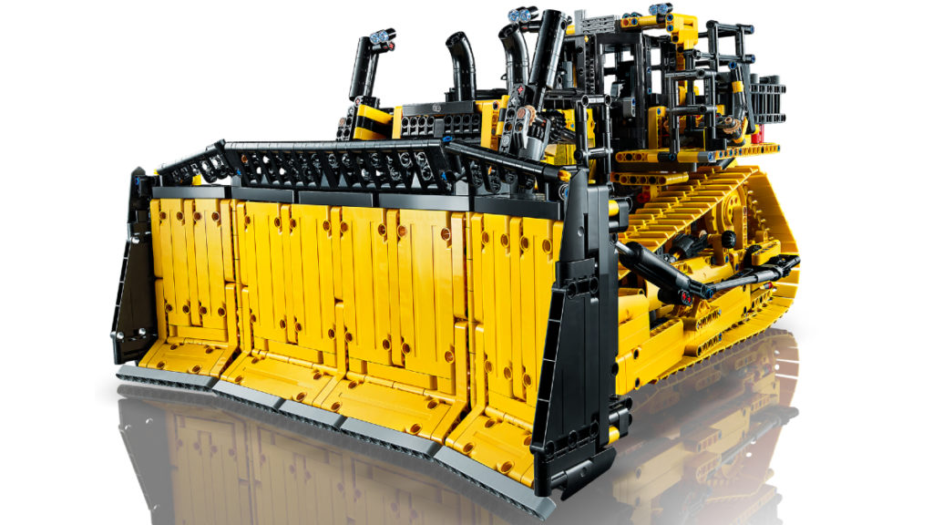 LEGO Technic 42131 CAT D11T Bulldozer product shot featured 1024x576