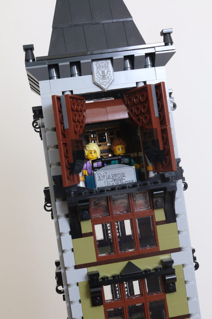 LEGO Fairground Collection 10273 Haunted House review 43