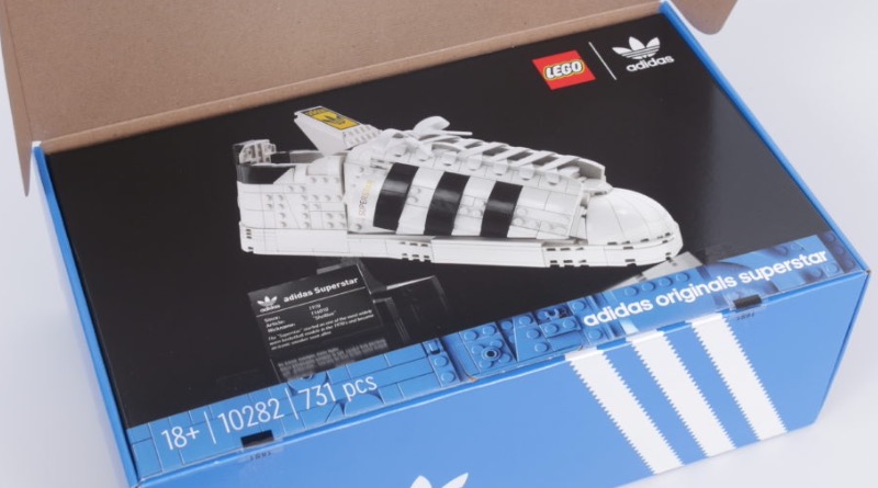 Seven times LEGO packaging has gone above and beyond