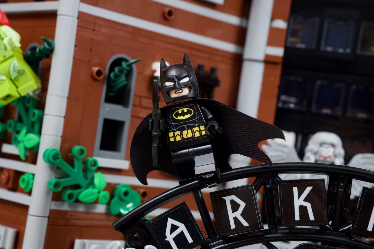 LEGO Batman DC 76300 Arkham Asylum mod 5 1200x800