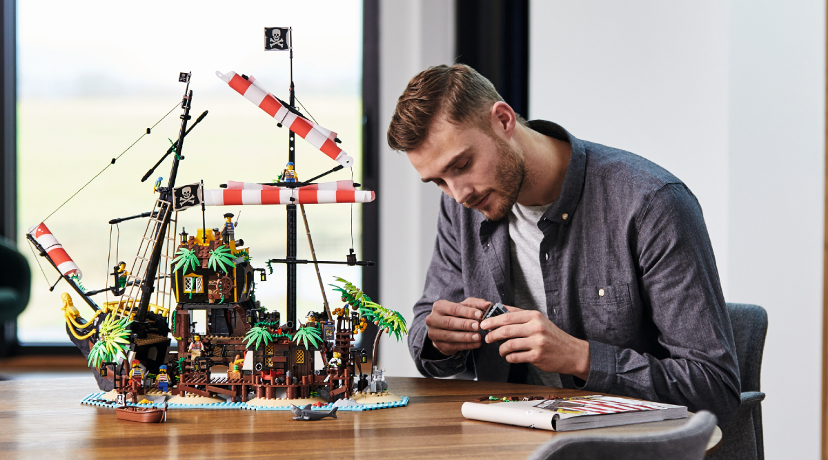 X marks the stock for LEGO Ideas 21322 Pirates of Barracuda Bay