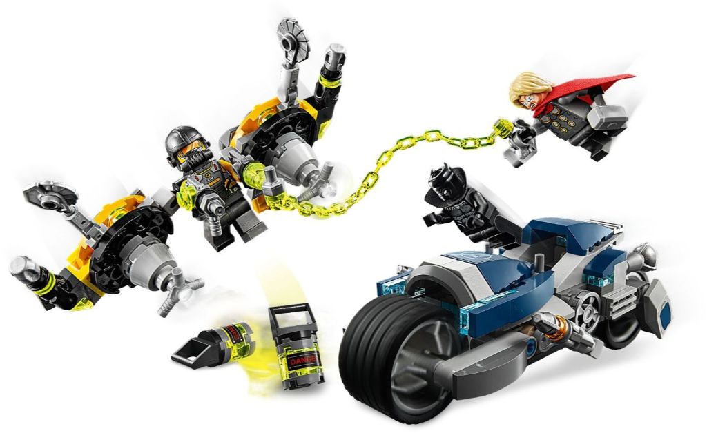 LEGO Marvel 76142 Avengers Speeder Bike Attack 4