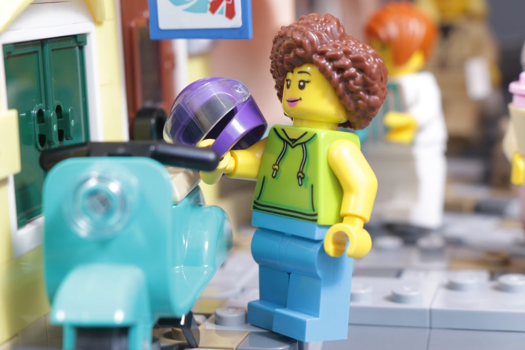 LEGO Ideas 21359 Italian Riviera review 73 1024x683