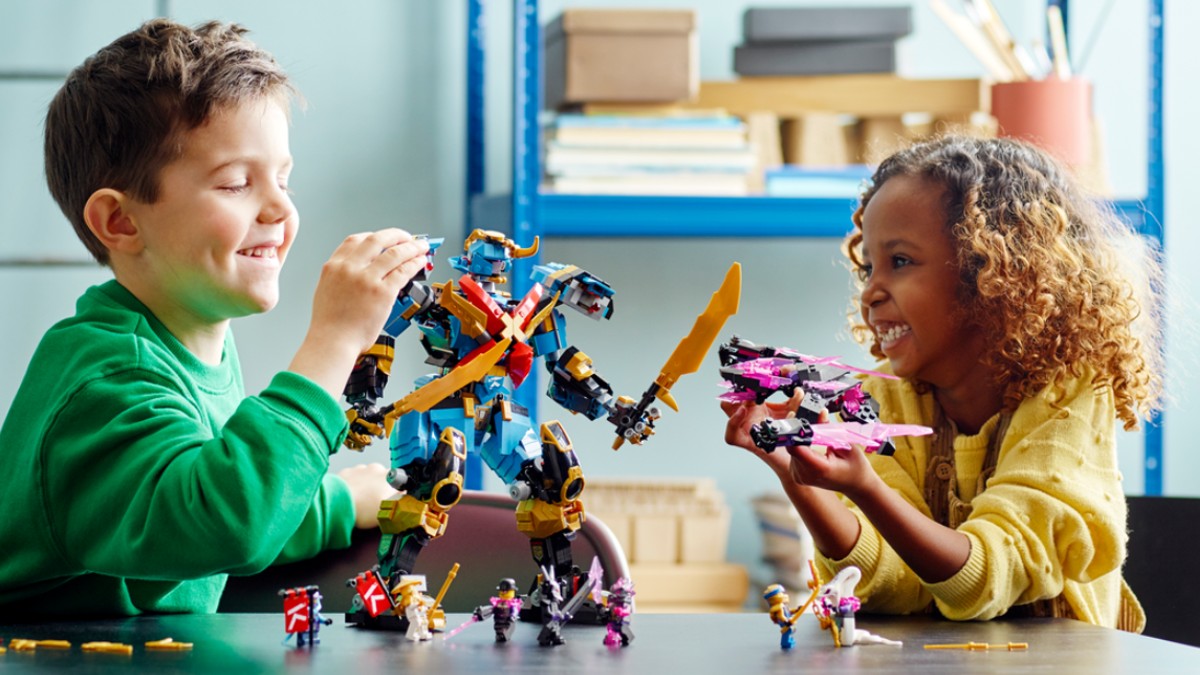 NINJAGO Crystalized teaser shows off Samurai X Mech