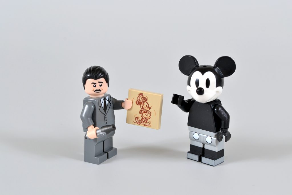 LEGO Disney 43230 Walt Disney Tribute Camera 45 1024x683