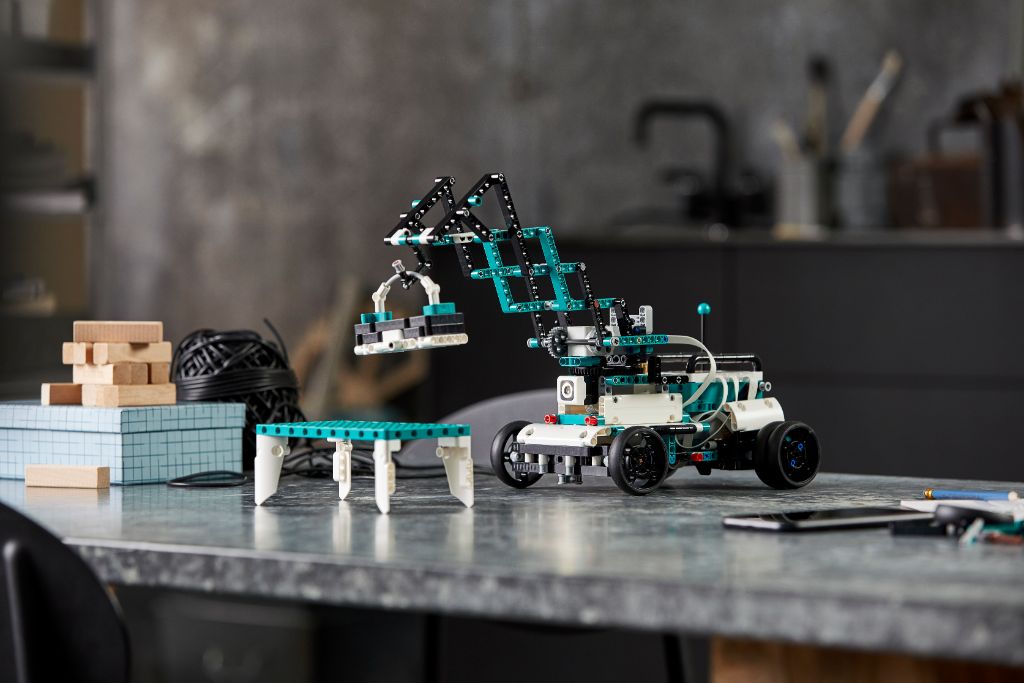 LEGO Mindstorms 51515 Robot Inventor 13