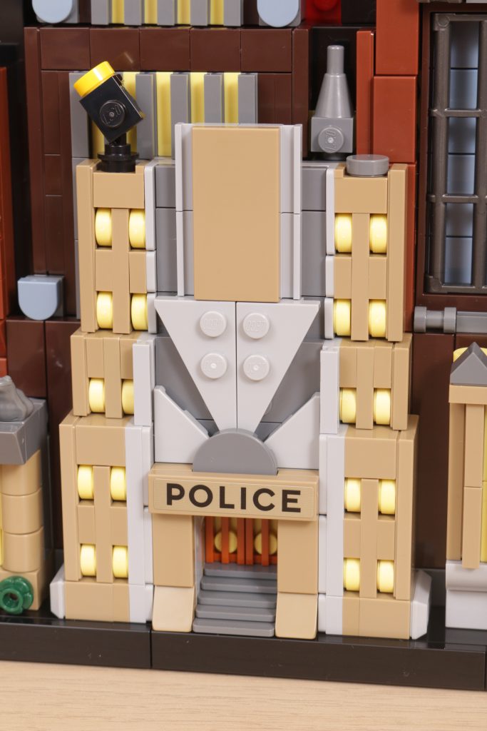 LEGO Batman 76271 Batman The Animated Series Gotham City review 42 683x1024
