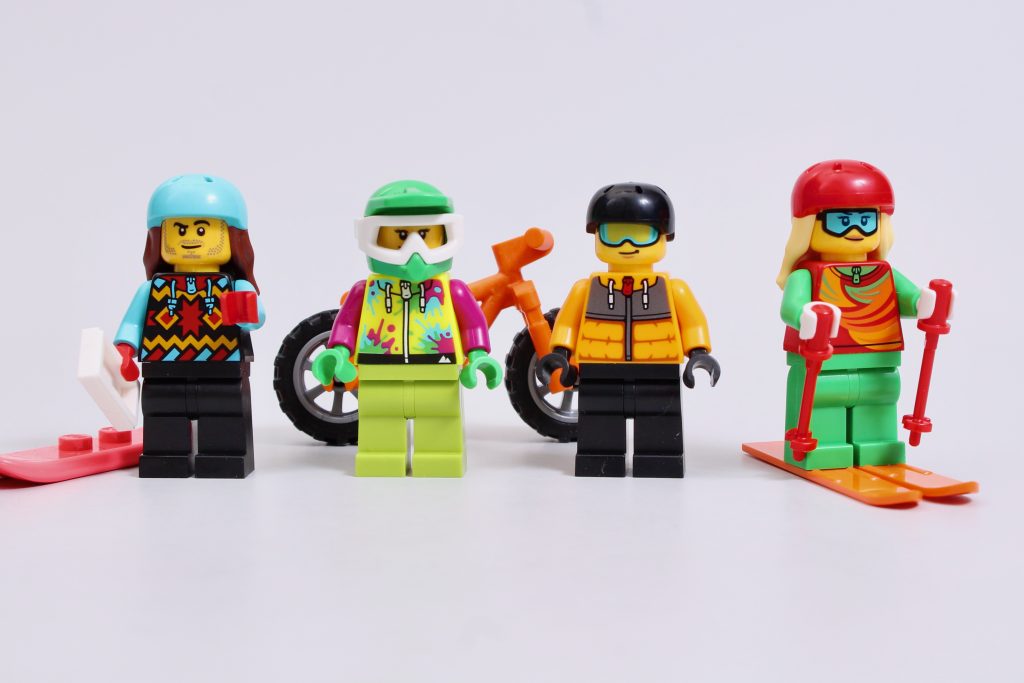 LEGO City 60366 Ski and Climbing Center review 31 1024x683