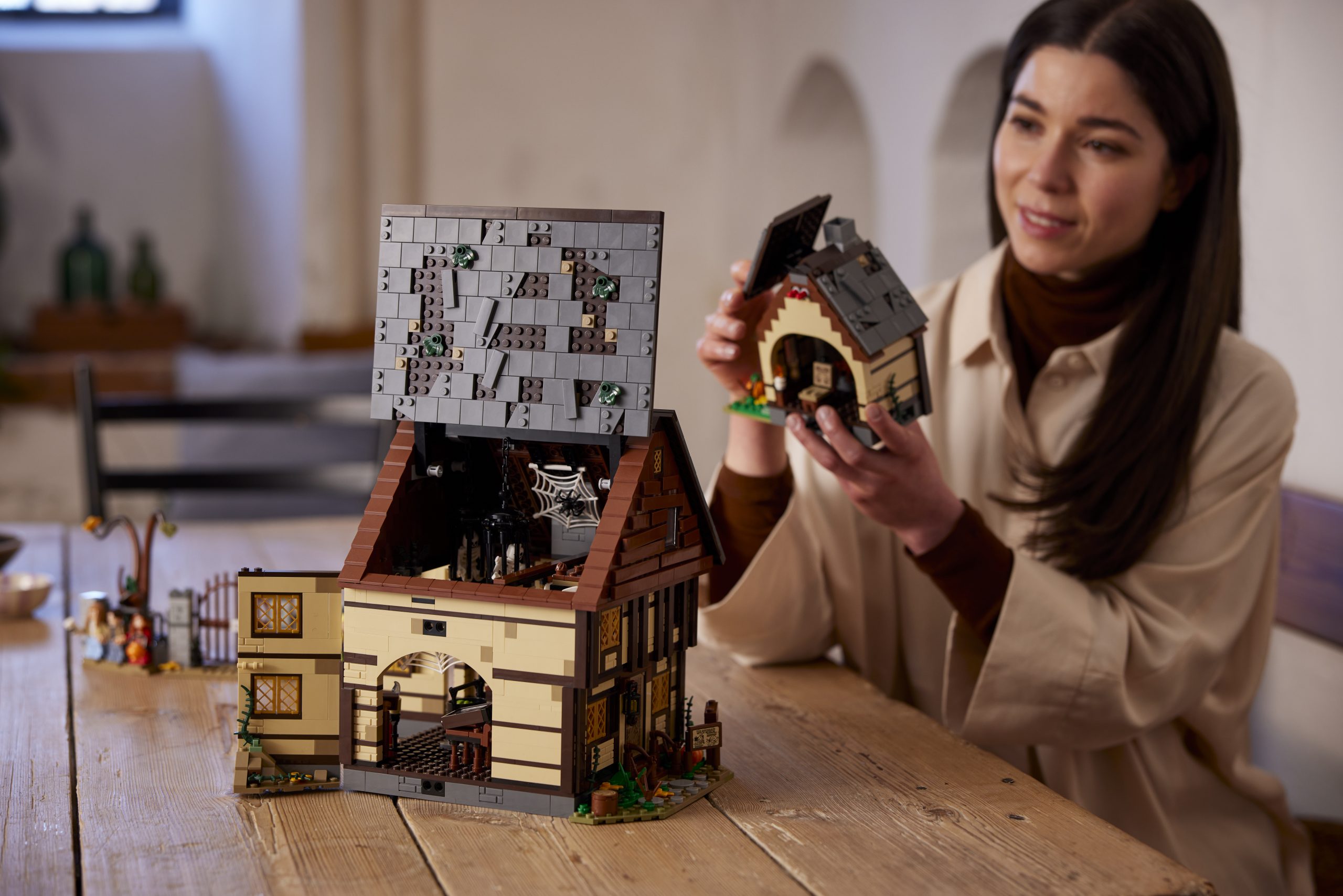LEGO Ideas 21341 Hocus Pocus – The Sanderson Sisters Cottage lifestyle 17 1 scaled