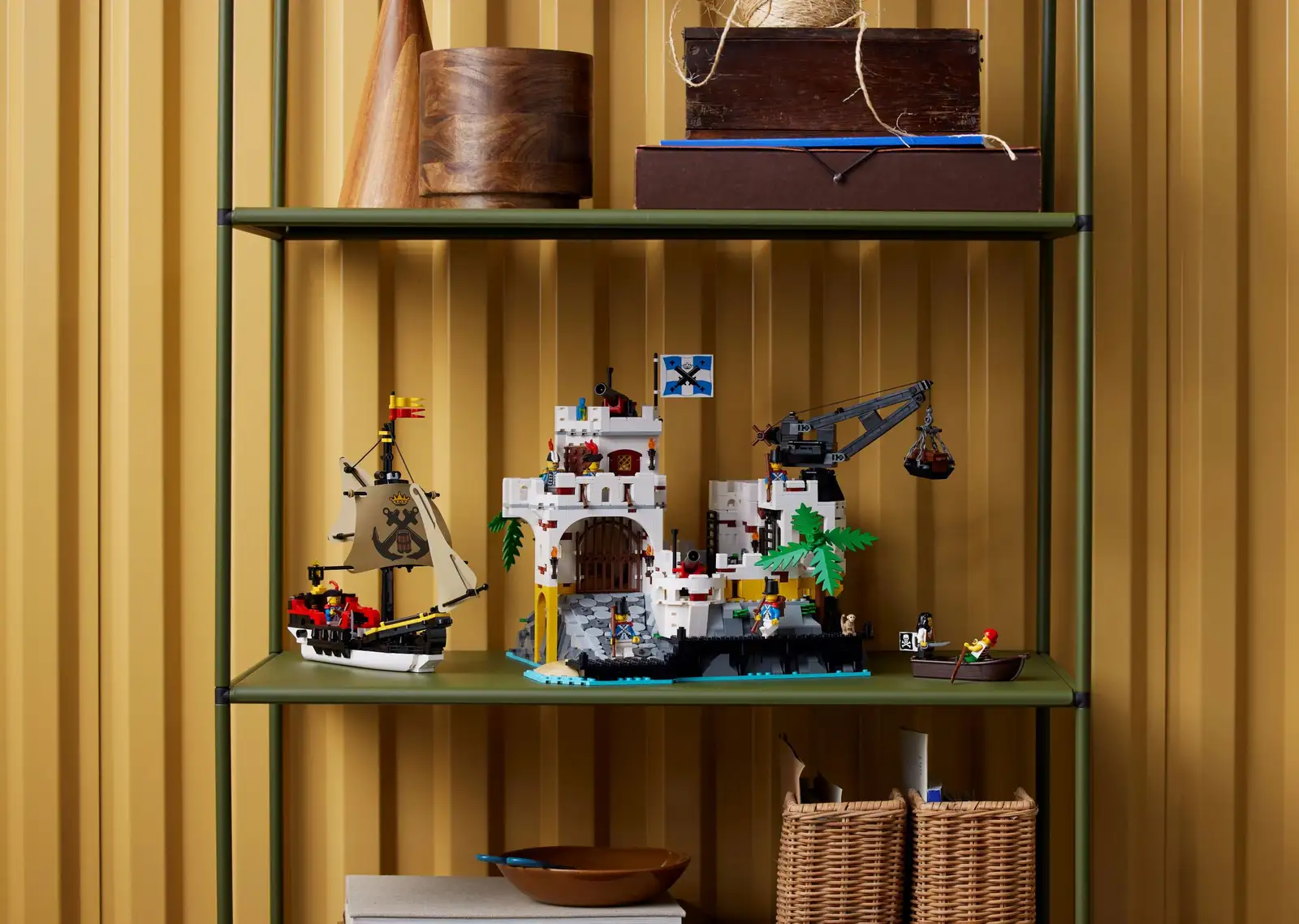 LEGO Icons 10320 Eldorado Fortress Lifestyle 2