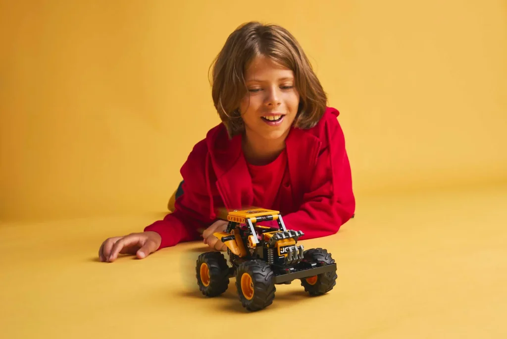 LEGO Technic 42199 Monster Jam DIGatron Pull Back 7 1024x684