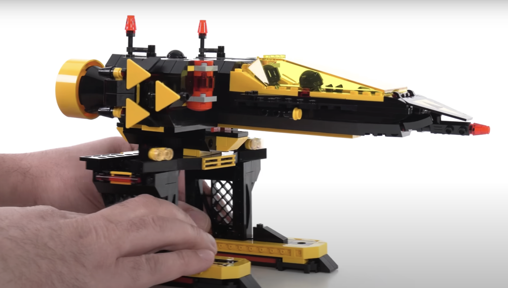 JANGs LEGO Reviews LEGO Icons 10355 Blacktron Renegade Alienator build 2 1024x582