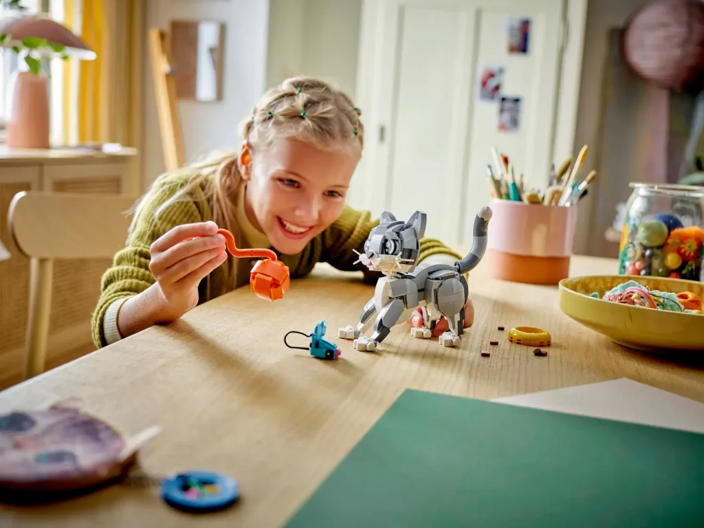 LEGO Creator 31163 Playful Cat lifestyle 1024x768
