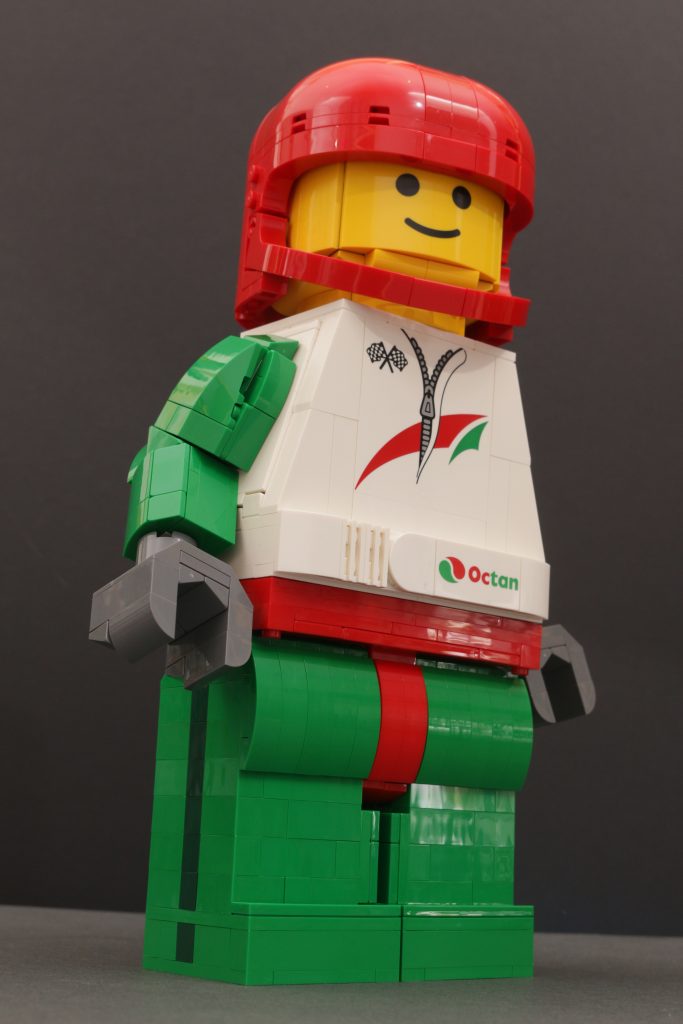 LEGO Minifigures 40819 Up Scaled Racing Driver Minifigure review 8 683x1024