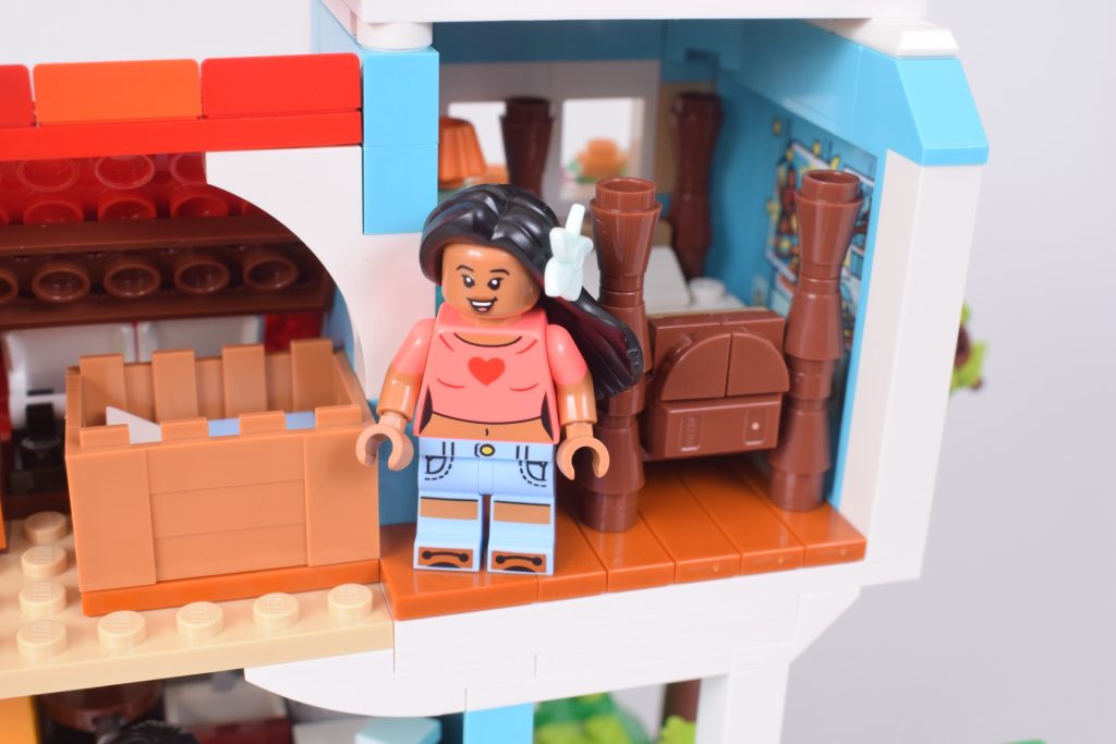 LEGO Disney 43268 Lilo and Stitch Beach House review 24 1024x683