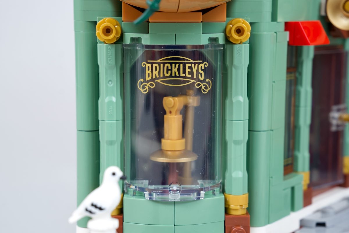 LEGO Icons 11371 Shopping Street review 26 1200x800