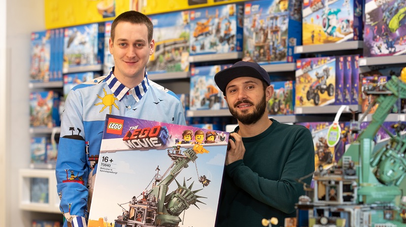 Easter eggs and details in The LEGO Movie 2 70840 Welcome to Apocalypseburg!