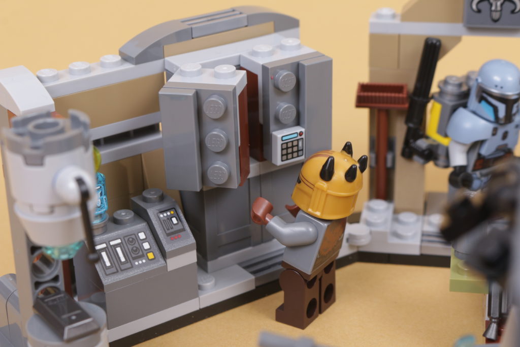 LEGO Star Wars 75319 The Armorers Mandalorian Forge review 43