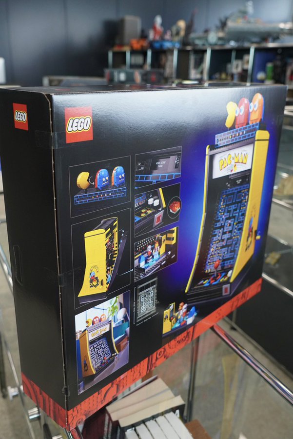 Hideo Kojima LEGO Icons 10323 PAC MAN Arcade 2