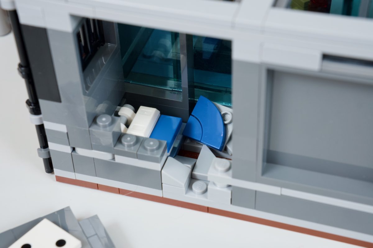 LEGO Batman DC 76300 Arkham Asylum mod 17 1200x800