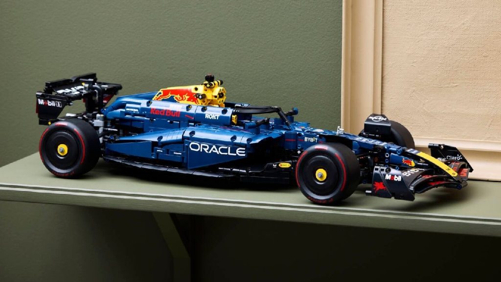 lego technic 42206 Oracle Red Bull Racing RB20 F1 Car lifestyle featured 1024x576