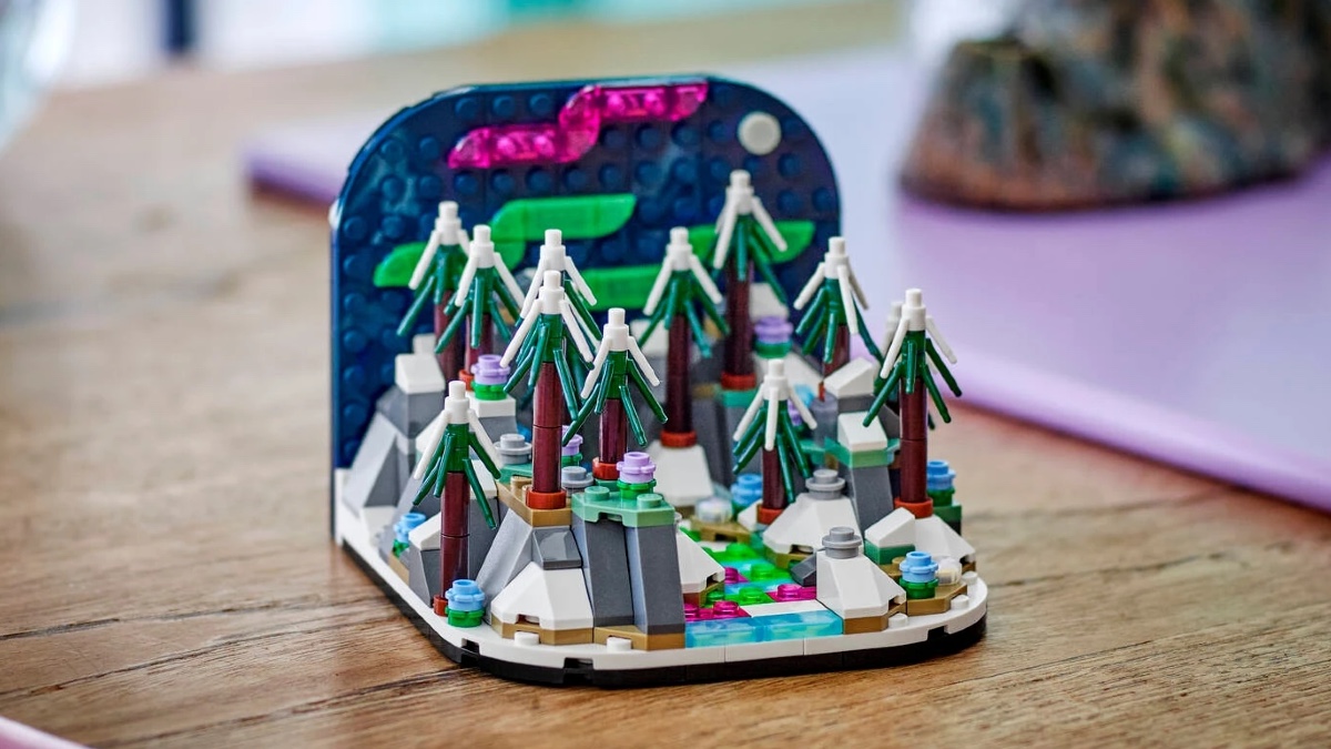 LEGO 40785 Northern Lights Diorama revealed