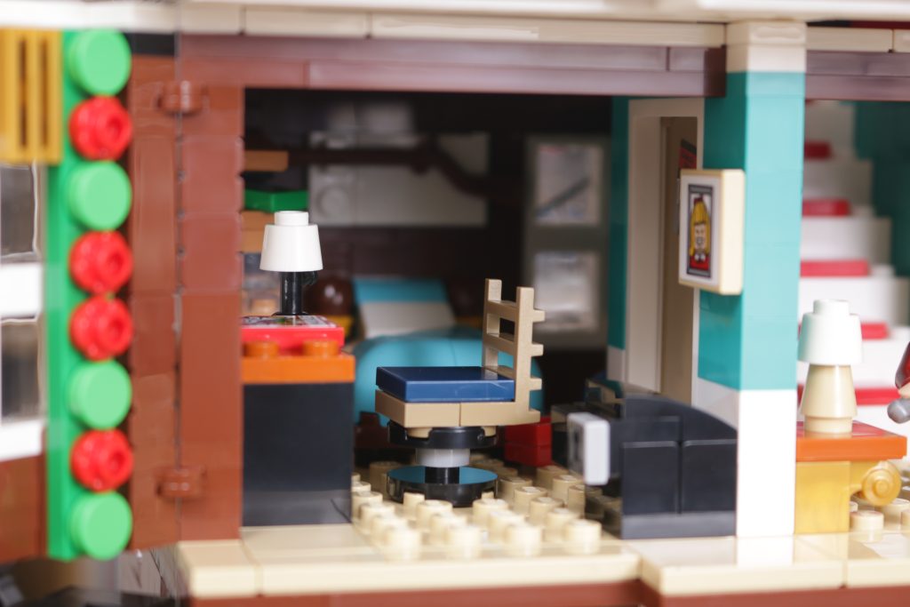LEGO Ideas 21330 Home Alone review rebuild feature 6 1024x683