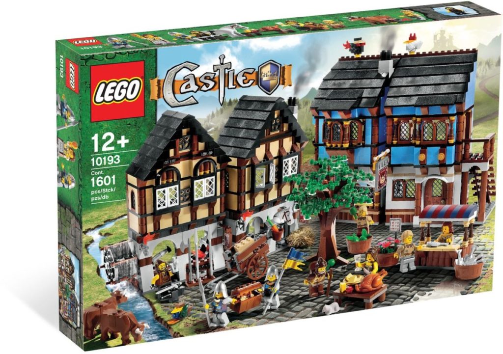 LEGO Castle 10193 Medieval Market Village 1 1024x721
