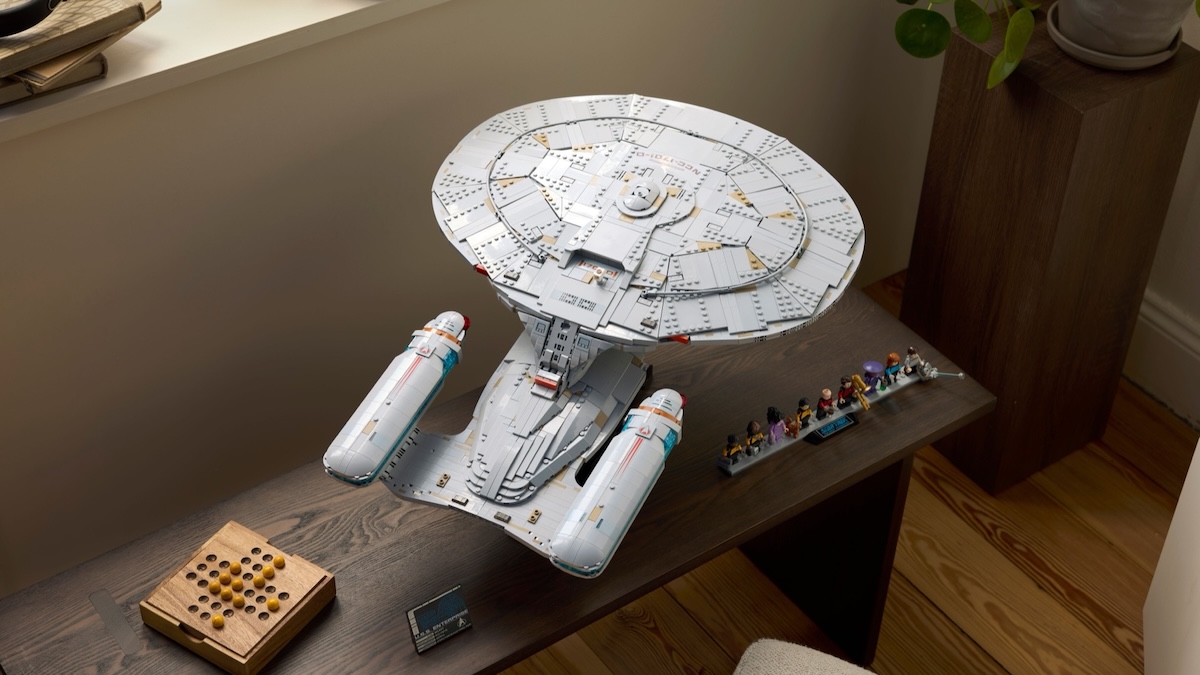 LEGO Icons 10356 U.S.S. Enterprise NCC 1701 D 30
