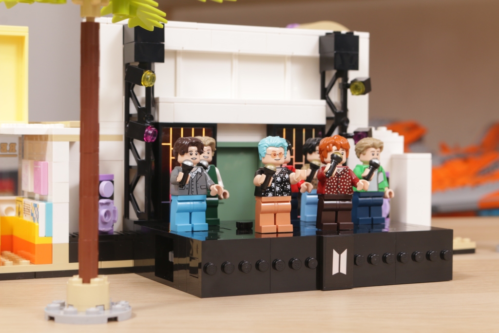 LEGO Ideas 21339 BTS Dynamite Bangtan Boys Jin Suga j hope RM Jimin V Jung Kook review 9 1024x683