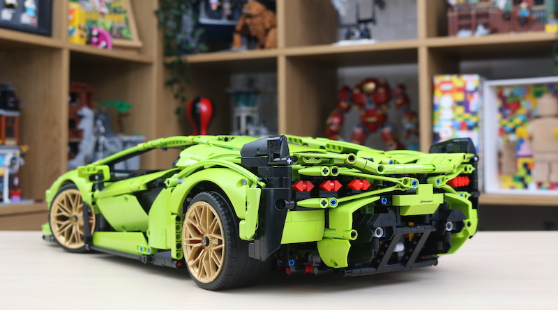 42115 Lamborghini Sián FKP 37 – five things we didn’t mention