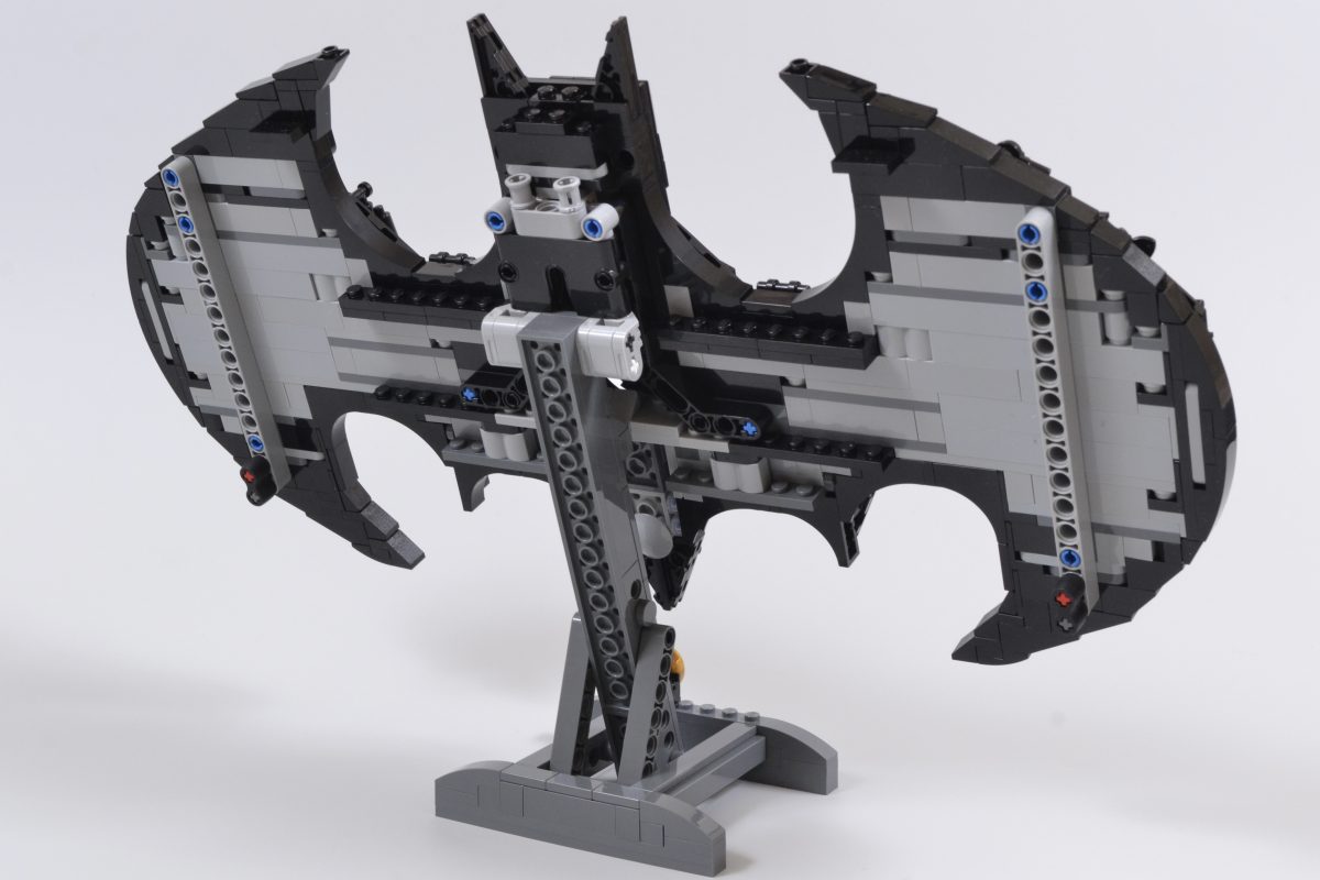 LEGO Batman 76330 Batman Logo 6 1200x800