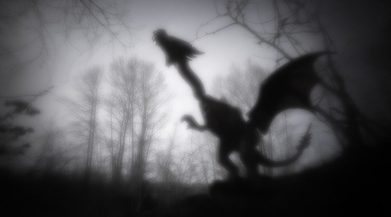 Brick Pic of the Day: Dragon in the mist