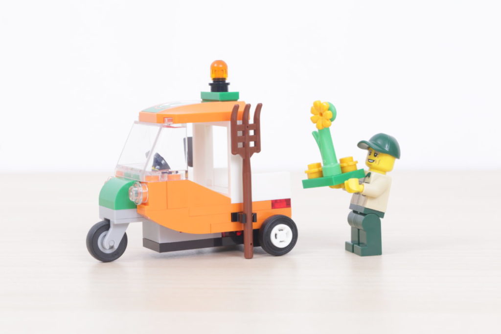 LEGO CITY 60326 Picnic in the Park review 3 1024x683