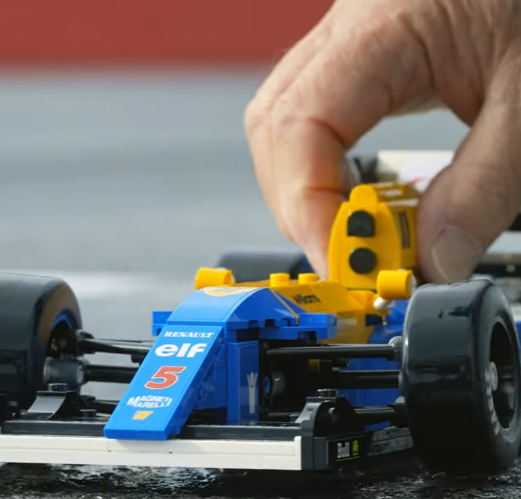 lego nigel mansell reacting 10353 1 1024x981