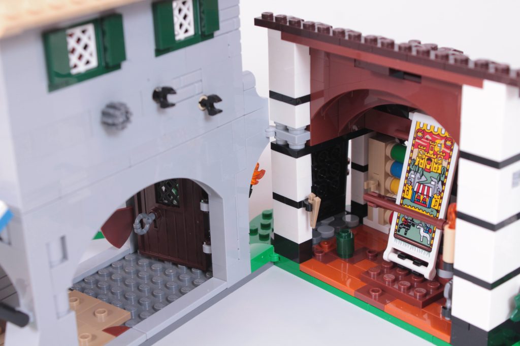 LEGO Icons 10332 Medieval Town Square review 30 1024x683