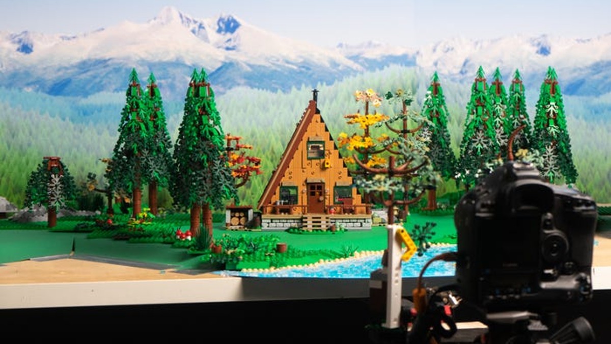 Behind the scenes of the LEGO Ideas 21338 A-Frame Cabin animation