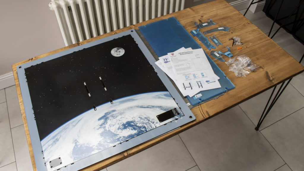 10283 NASA Shuttle Discovery wall mounted display case 4 1024x576