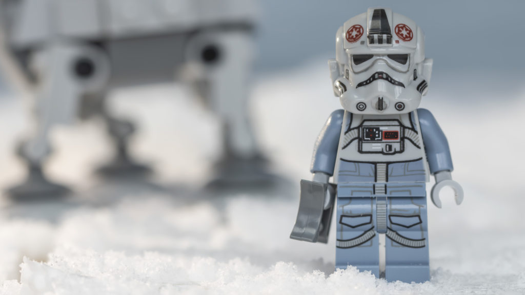 LEGO Star Wars 75298 AT AT vs Tauntaun 5