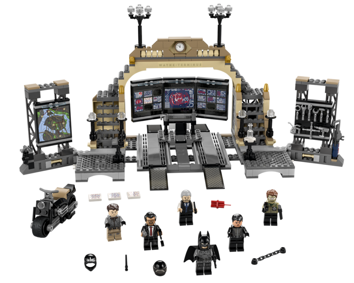 LEGO Batman 76183 Batcave The Riddler Face off contents