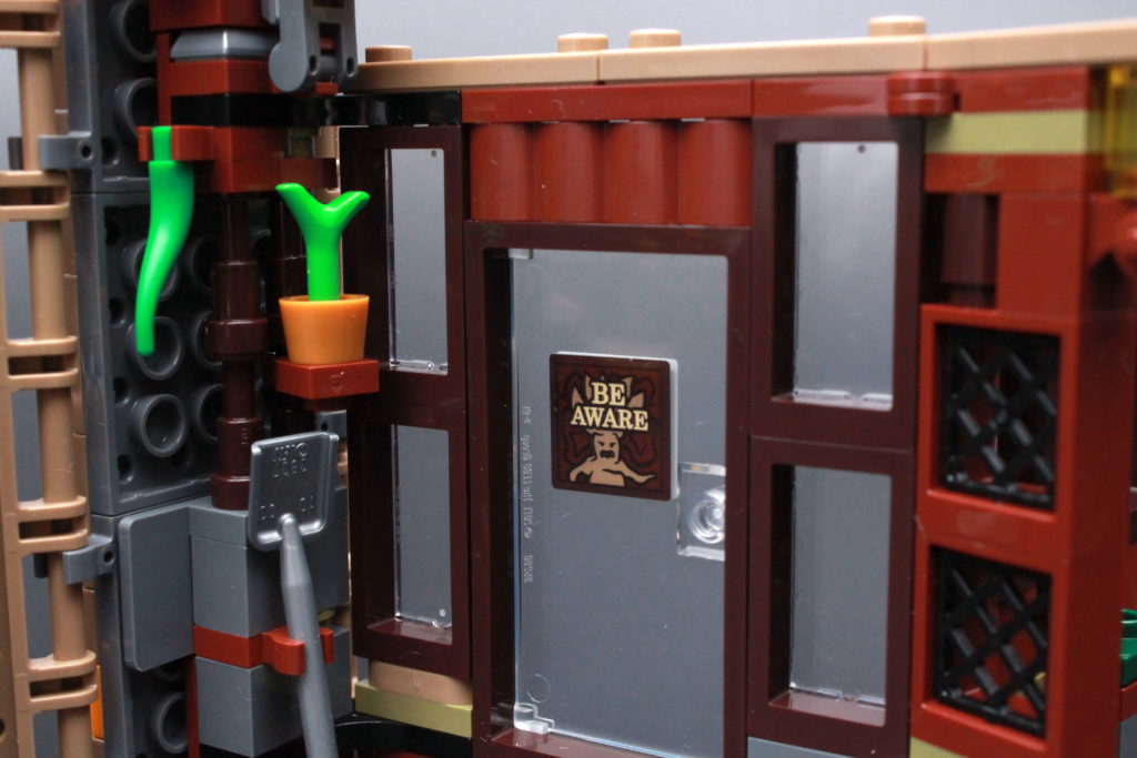 LEGO Harry Potter 76384 Hogwarts Moment Herbology Class review 9