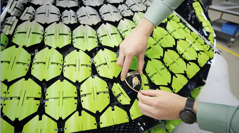 The life-size LEGO Lamborghini uses some exclusive elements