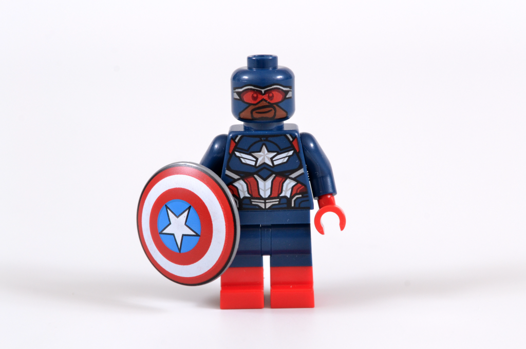 LEGO Marvel 76292 Captain America vs. Red Hulk Battle 6 1024x680