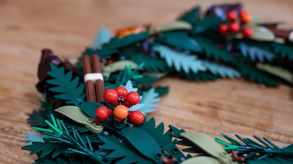 LEGO icons 10340 Wreath 7 1024x576