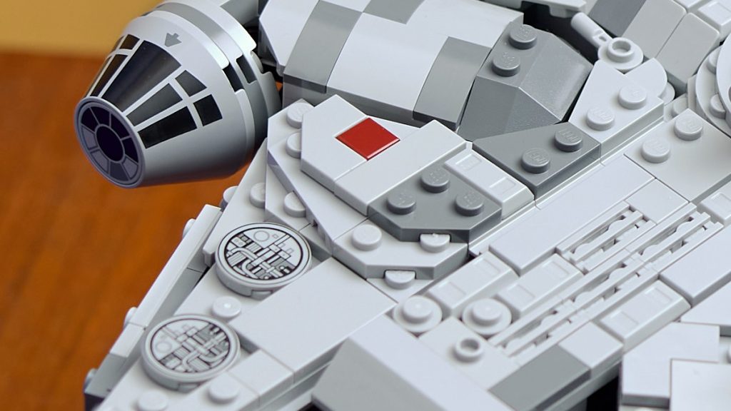 LEGO Star Wars 75375 Millennium Falcon details 1024x576