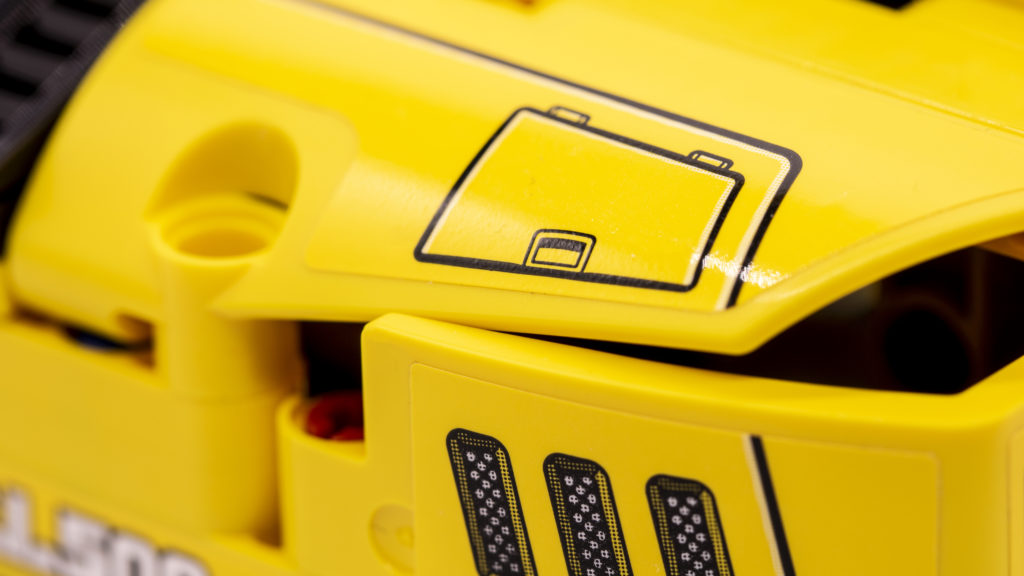 LEGO Technic 42121 Heavy Duty Excavator 3